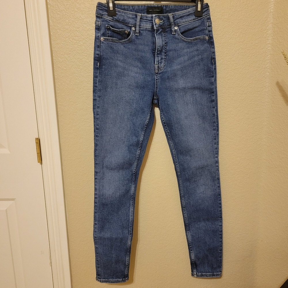 Free assembly skinny jeans